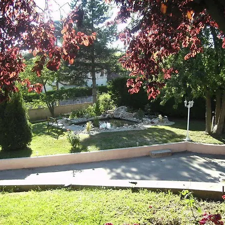Maison d'hôtes De *